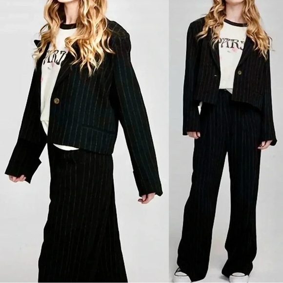 Chaser Crop Blazer - Picture 1 of 8
